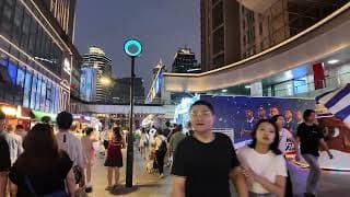 晚上的丰盛里和昔日廉价美食街吴江路  最后来到上海第二热闹的马路转角